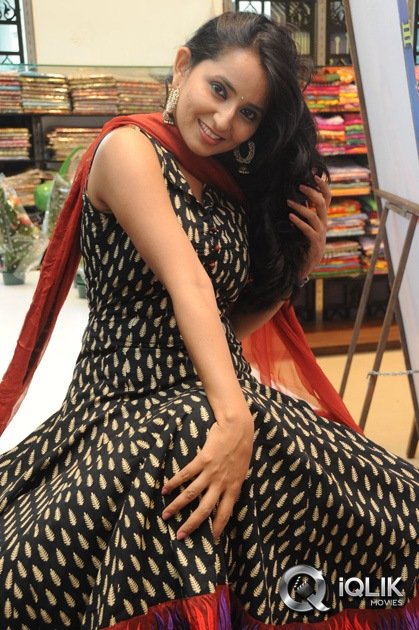 Ishika-Singh-at-Hrudaya-Kaleyam-Movie-Success-Meet